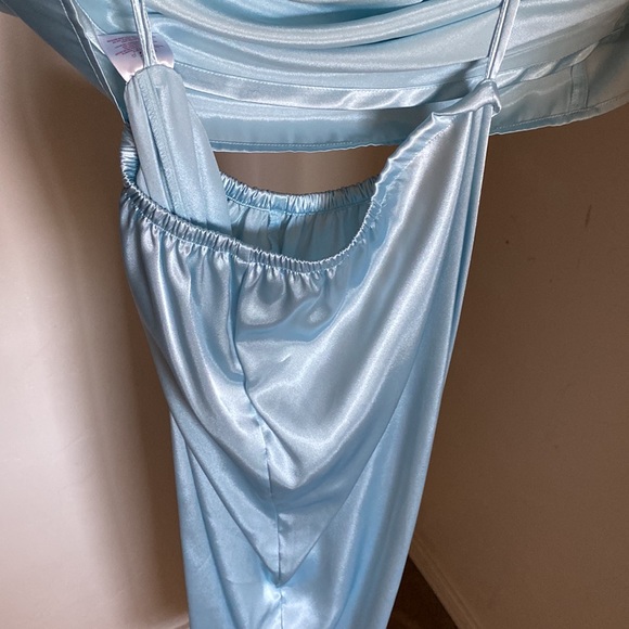 Silky 3pc Sleepwear Set (baby blue or black) - Picture 7 of 8